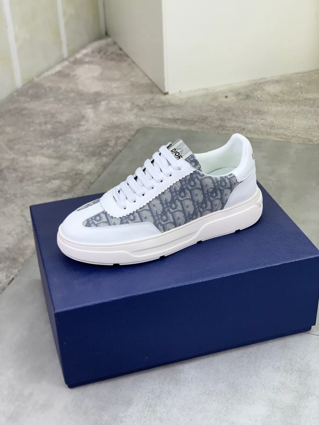 Men's men's shoes P420💰[New style]🆘[Dior] Dior original lace-up low-top men's shoes Classic casual shoes 🔥This model is the official classic model with high quality and made by famous original designers. It is made of high-quality cowhide with original materials➕comfortable and breathable mesh lining➕pigskin insole. The perfect last shape and generous and fashionable design have attracted many consumers and are suitable for drivers to drive🚗. What you want is the best quality in the market. Color: 4️⃣Color Code number: 38--44 (45 customized)